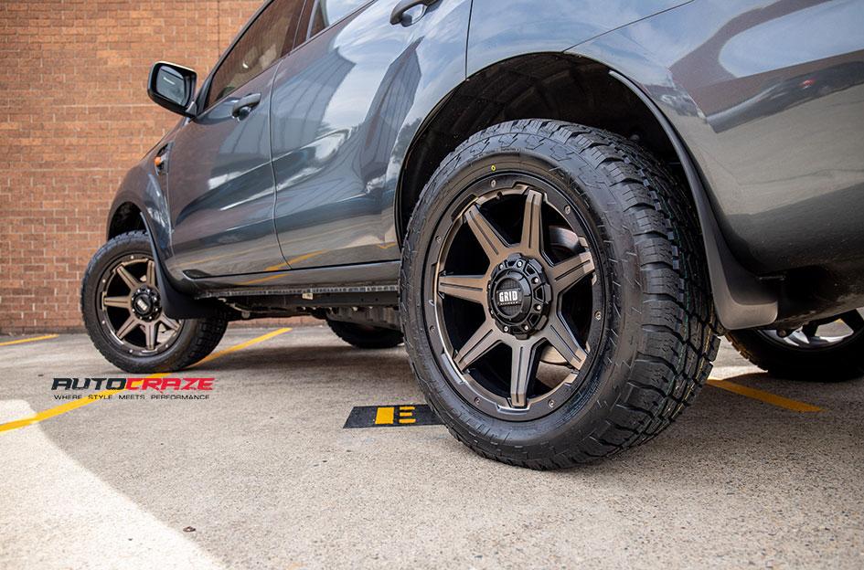 FORD EVEREST GD06 MATTE BLACK MACHINED FACE WITH DARK MATTE TINT